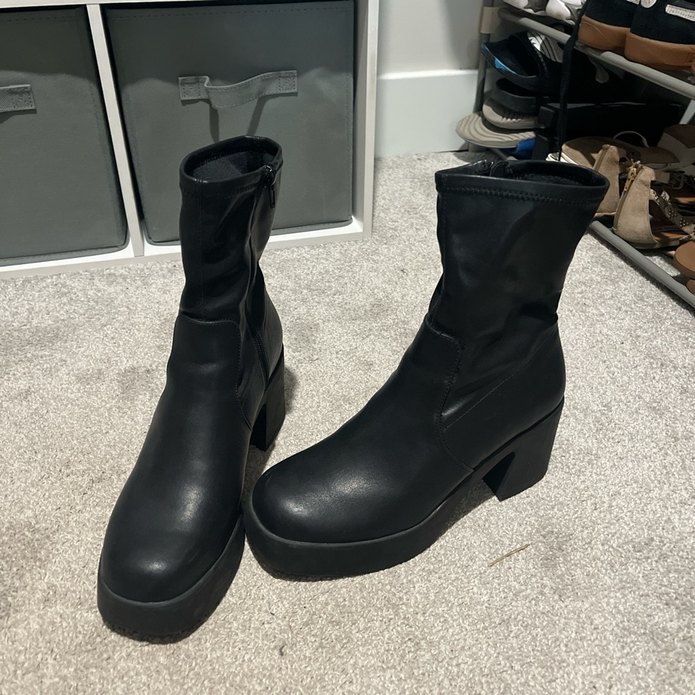 Steve Madden Black Heeled Boots